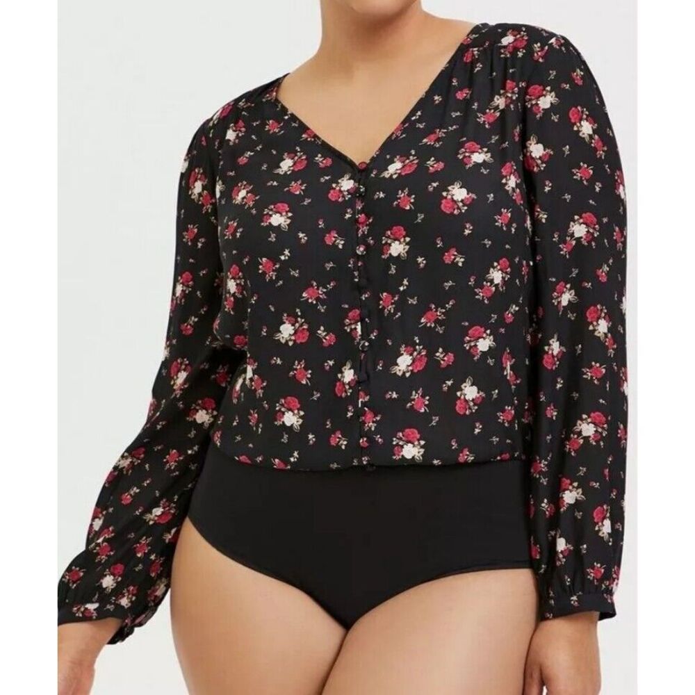 Torrid Bodysuit Womens 0 Black Floral Crepe Button V Neck Whimsygoth Long Sleeve